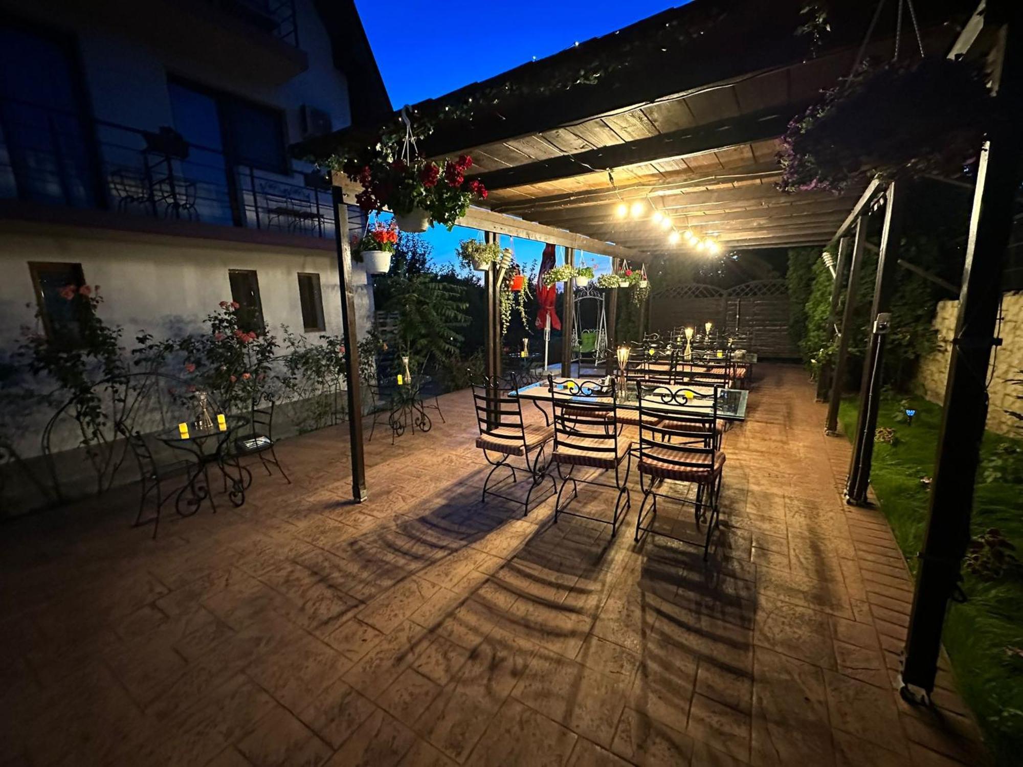 Shamrock Inn Iasi Exterior photo