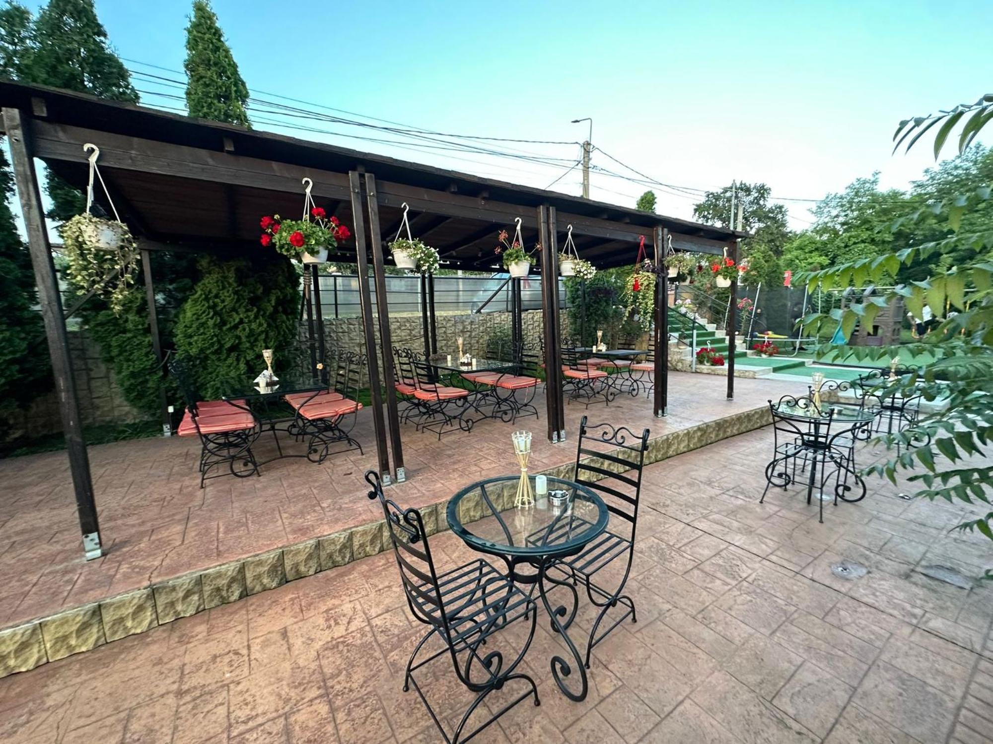 Shamrock Inn Iasi Exterior photo