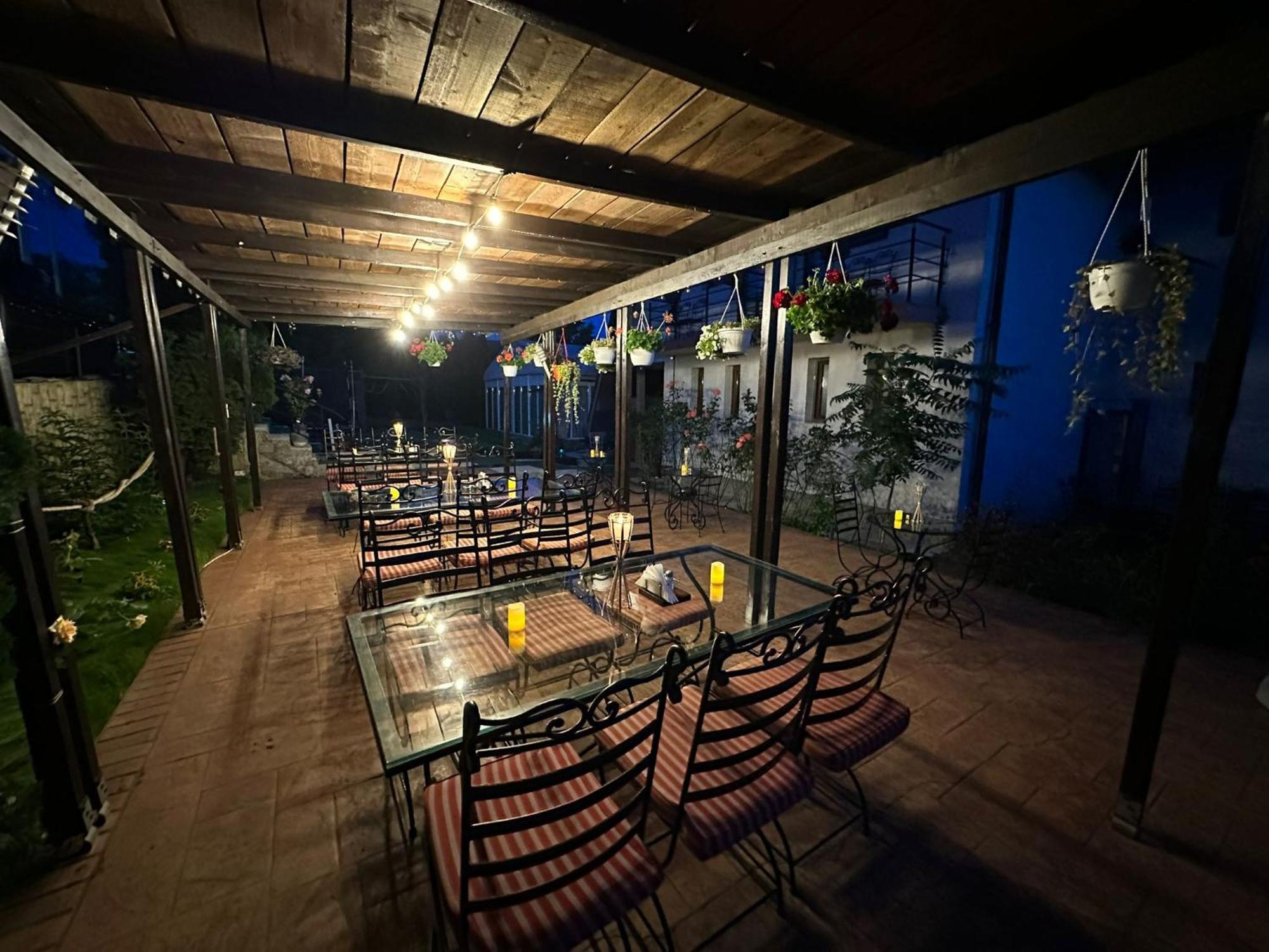 Shamrock Inn Iasi Exterior photo